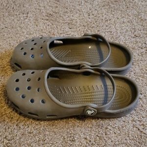 Ladies cute Crocs great condition 8